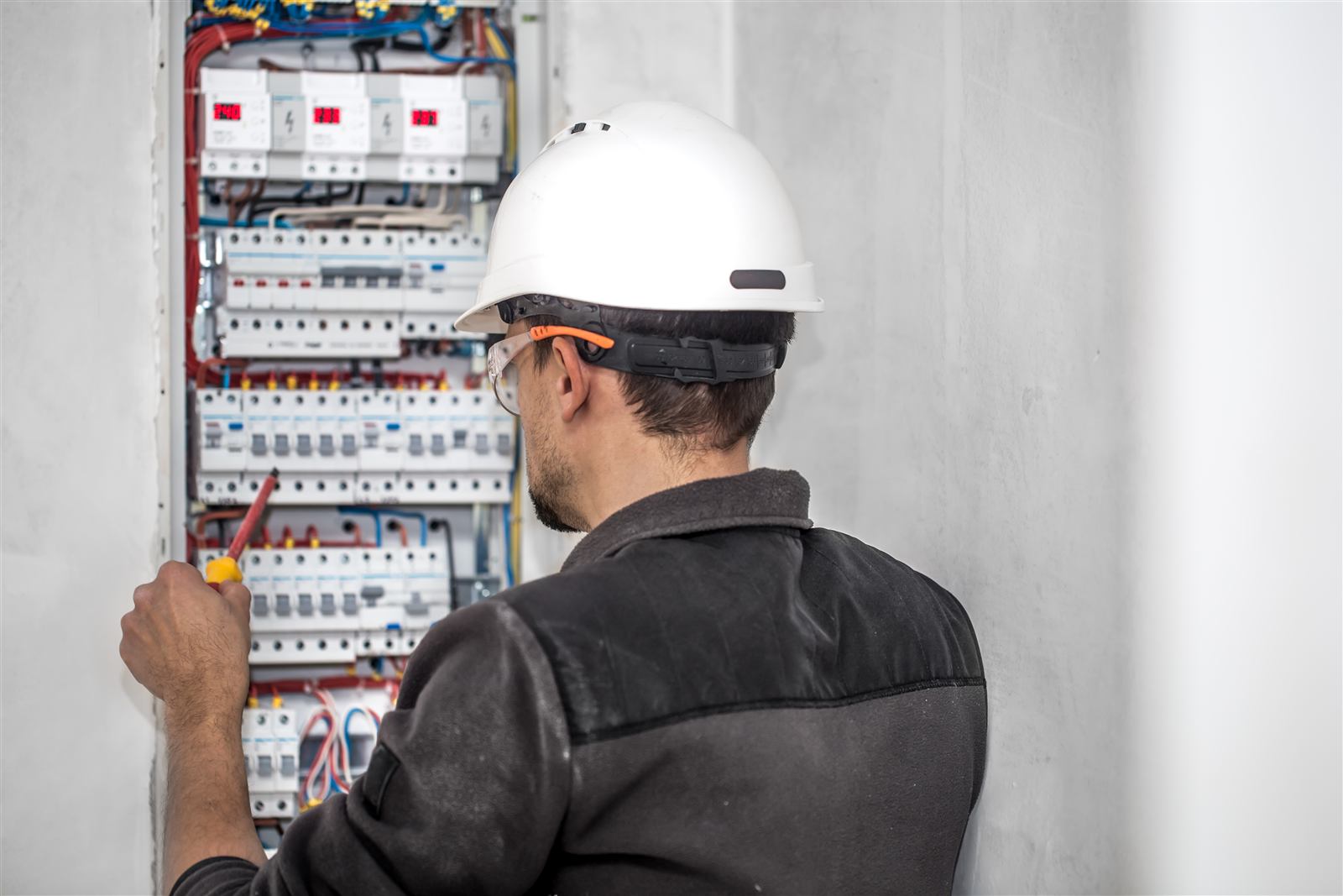 Moderner Sicherungskasten – Elektroinstallation